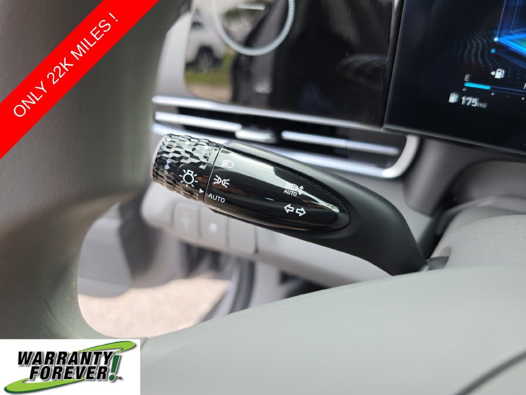 Used 2024 Hyundai Elantra SEL FWD image 22