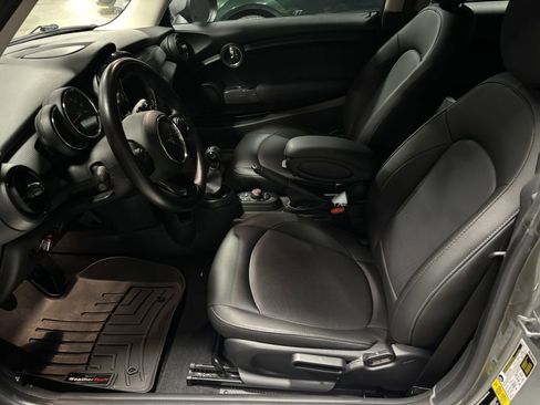 Used 2019 MINI Cooper 2-Door Hardtop w/ Storage Package image 44