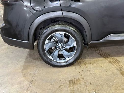 Certified 2025 Nissan Rogue SV image 6