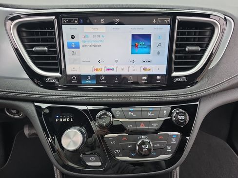 New 2026 Chrysler Pacifica Limited AWD/4WD image 22