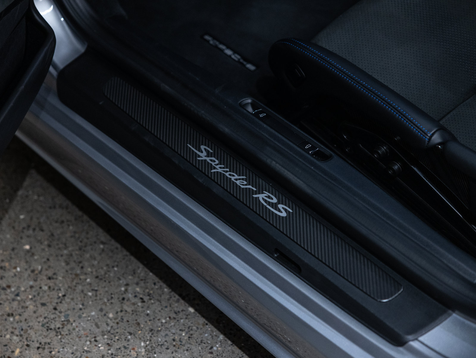 Certified 2025 Porsche 718 Boxster Spyder RS RWD image 28
