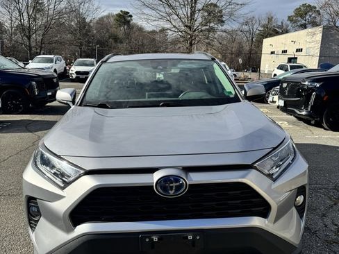 Used 2021 Toyota RAV4 XLE image 2