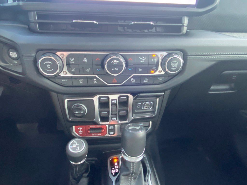 Used 2026 Jeep Wrangler Unlimited Rubicon 392 w/ Quick Order Package 27X Moab AWD/4WD image 18