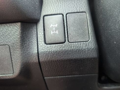 Used 2014 Toyota RAV4 LE AWD/4WD image 15