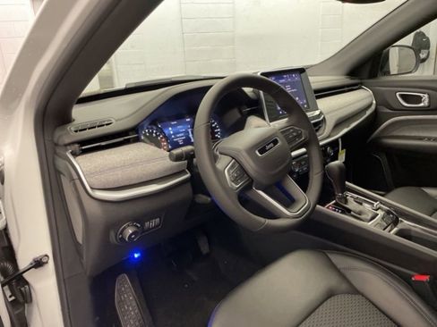 New 2026 Jeep Compass Latitude image 14