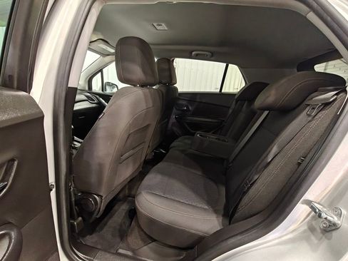 Used 2022 Chevrolet Trax LS w/ Tint and Cruise Package image 23