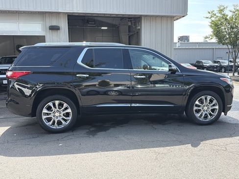 Used 2018 Chevrolet Traverse Premier AWD/4WD image 4