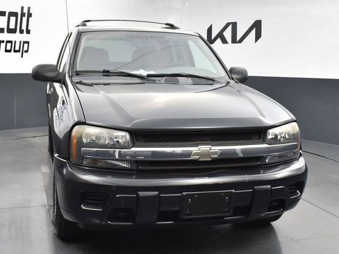 Used 2005 Chevrolet TrailBlazer LS w/ LS Preferred Equipment Group AWD/4WD image 8