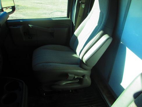 Used 2021 Chevrolet Express 3500 w/ Power Convenience Package image 8