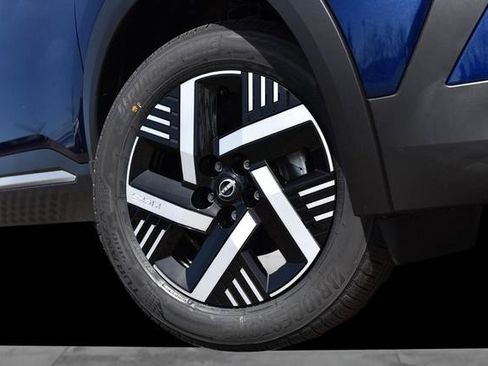 New 2026 Nissan Kicks SV image 3