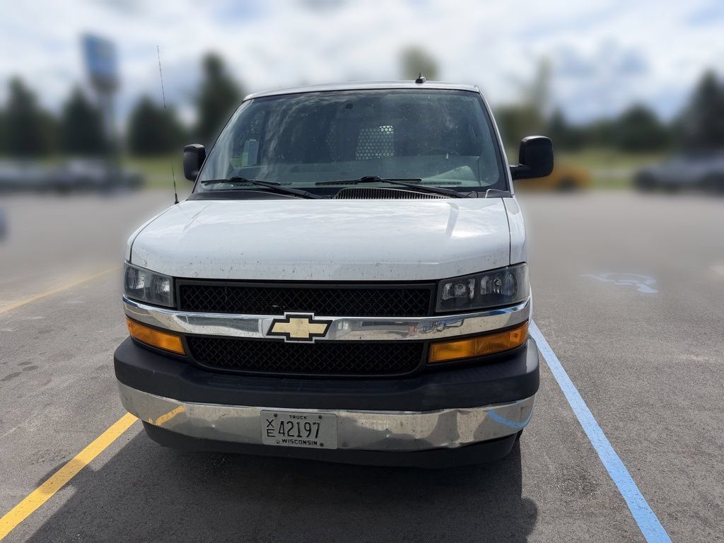Used 2020 Chevrolet Express 2500 w/ Driver Convenience Package RWD image 3