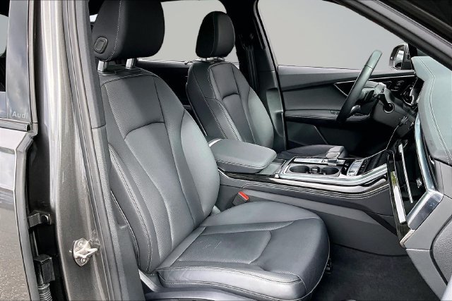 Used 2025 Audi Q7 3.0T Premium Plus AWD/4WD image 29