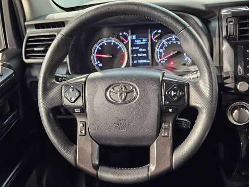 Used 2022 Toyota 4Runner TRD Off-Road Premium AWD/4WD image 26