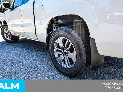 Certified 2025 Nissan Frontier SV RWD image 17