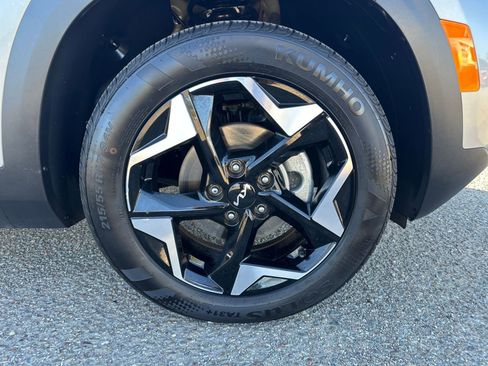 Used 2025 Kia Seltos S image 32