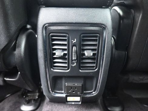 Used 2017 Jeep Grand Cherokee Altitude image 34