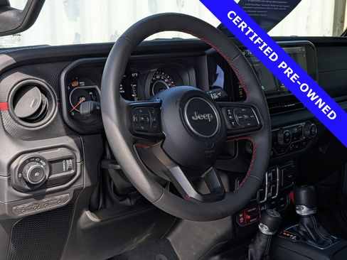 Used 2024 Jeep Wrangler Unlimited Rubicon image 22