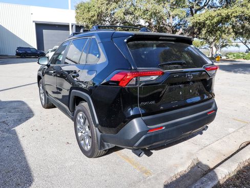 Used 2025 Toyota RAV4 XLE Premium image 9