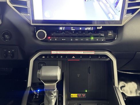 Used 2025 Toyota Tundra Limited image 21