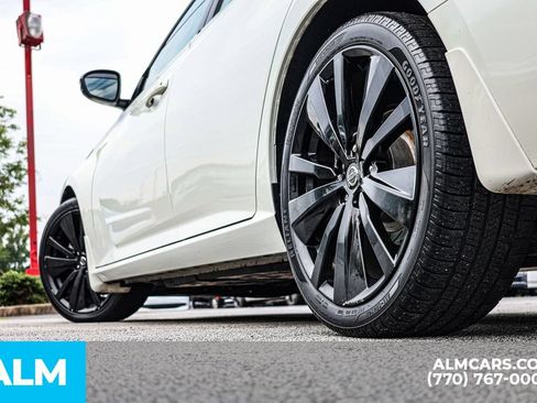 Used 2022 Nissan Altima 2.5 SR w/ Midnight Edition Package FWD image 16