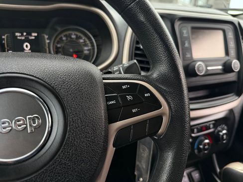 Used 2018 Jeep Cherokee Latitude image 41