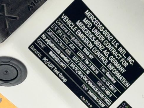 Used 2025 Mercedes-Benz GLS 450 4MATIC w/ AMG Line Exterior image 60