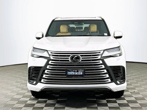 New 2025 Lexus LX 700h Luxury image 2
