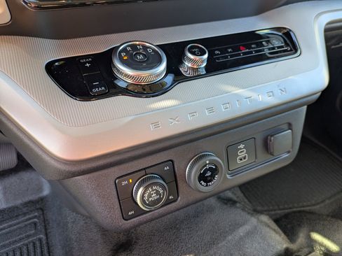 New 2025 Ford Expedition XL image 23