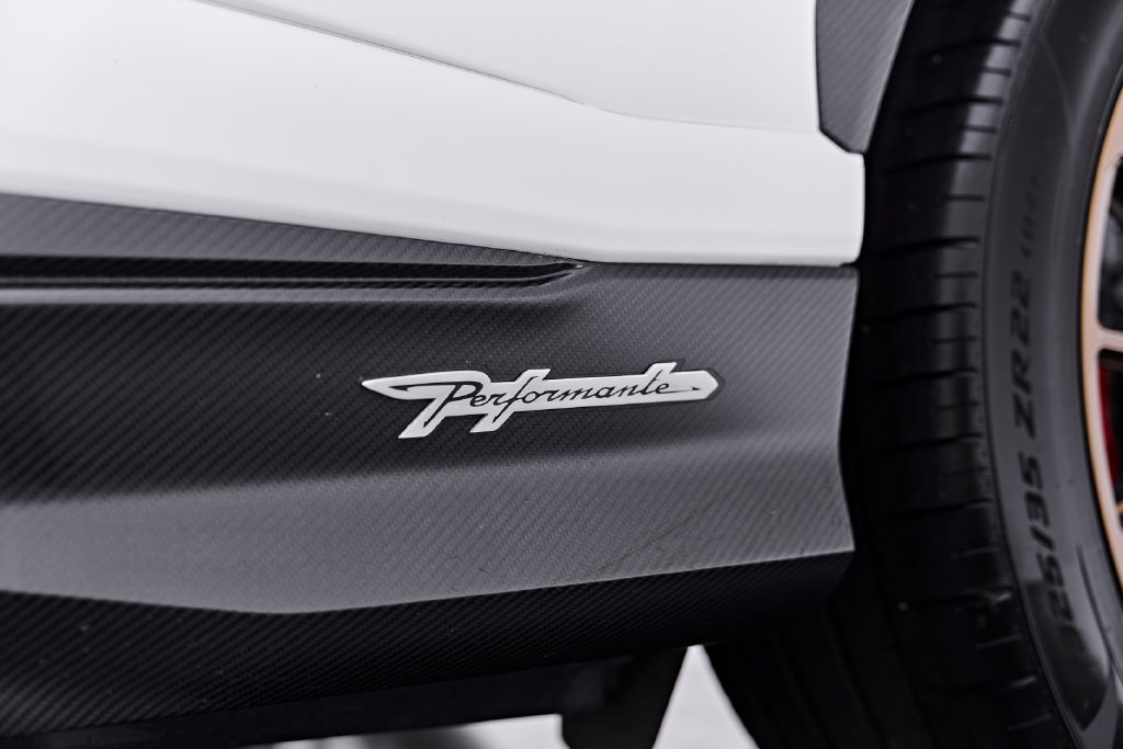 Used 2023 Lamborghini Urus Performante AWD/4WD image 25