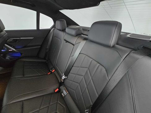 Used 2026 BMW 550e xDrive w/ Premium Package AWD/4WD image 17