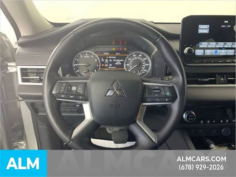 Used 2024 Mitsubishi Outlander SE image 22