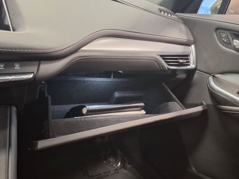 Used 2020 Cadillac XT4 Premium Luxury FWD image 32