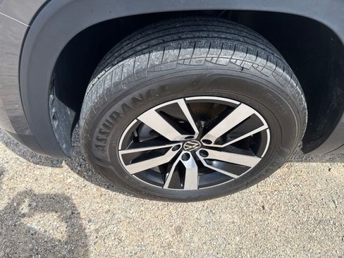 Used 2023 Volkswagen Atlas SE AWD/4WD image 6