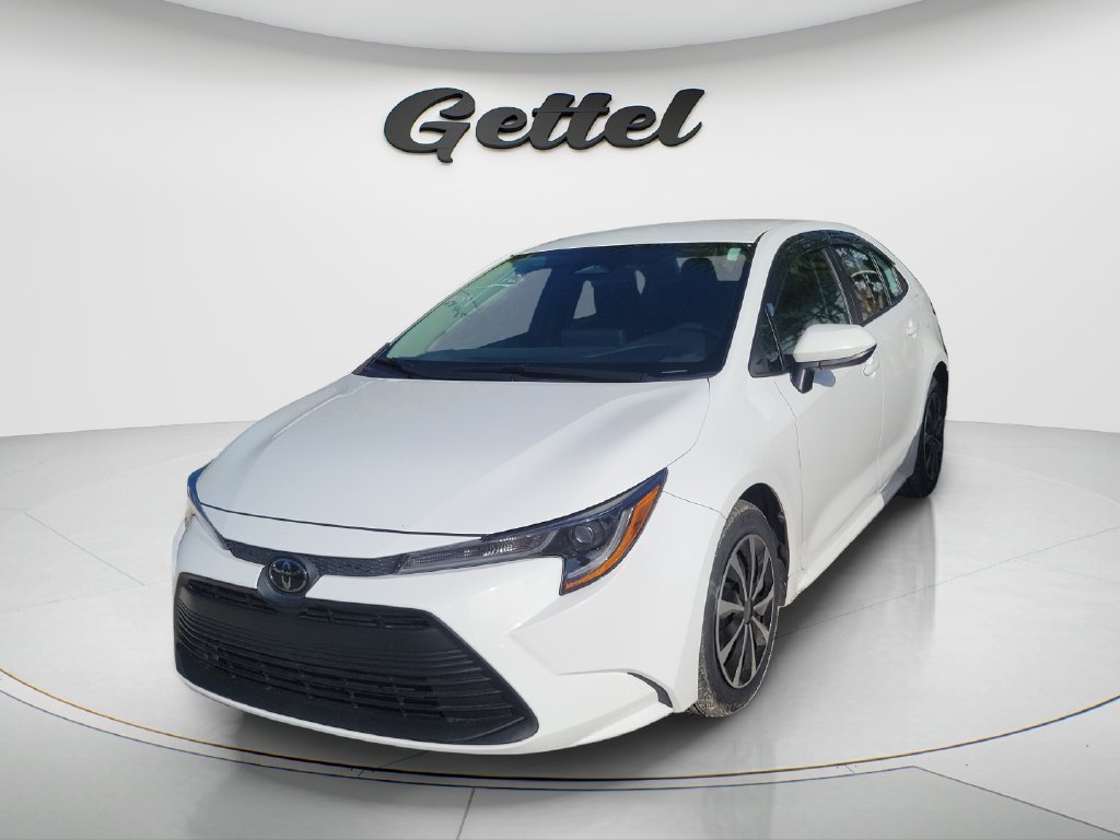Used 2023 Toyota Corolla LE FWD image 1