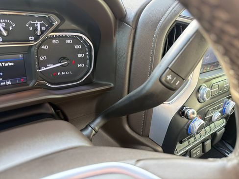 Used 2022 GMC Sierra 2500 SLT w/ Gooseneck/5TH Wheel Package image 18