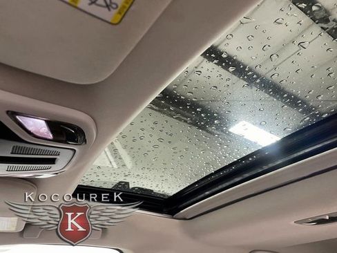 Used 2020 Subaru Outback Touring w/ Popular Package #2 image 19