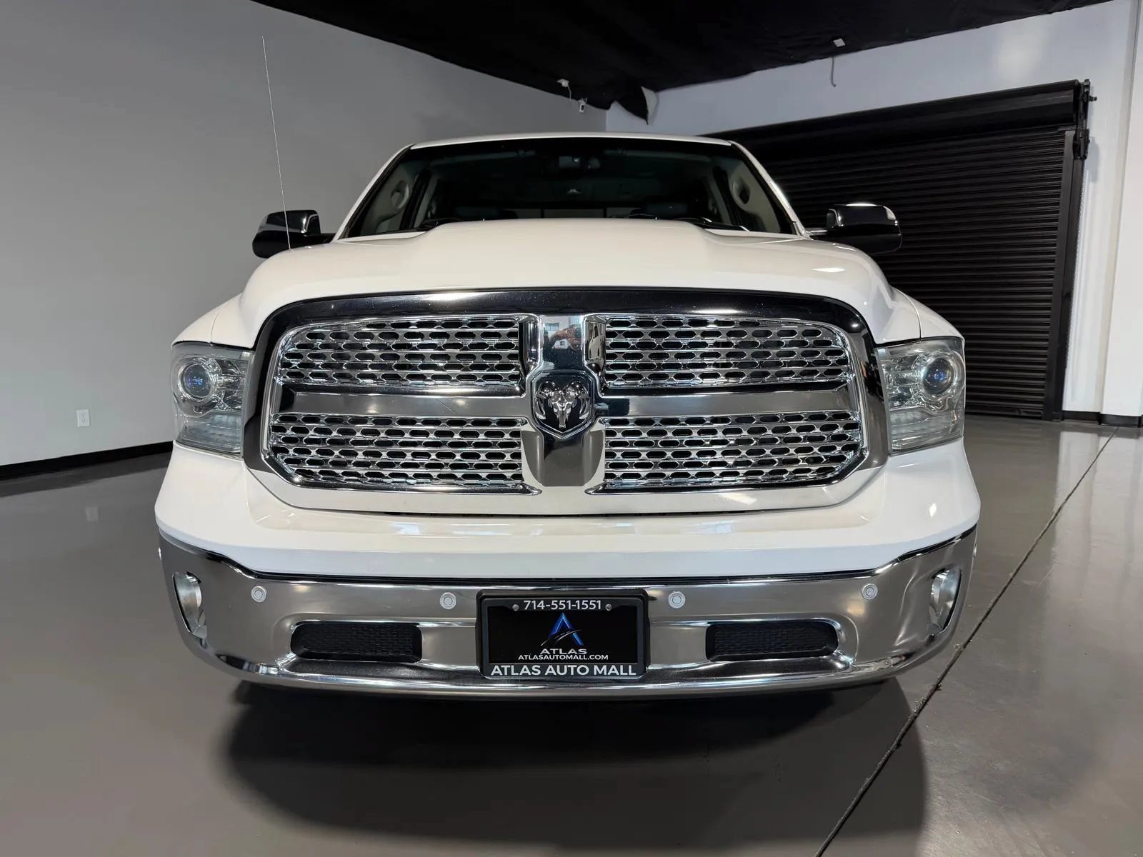 Used 2015 RAM 1500 Laramie w/ Convenience Group AWD/4WD image 2