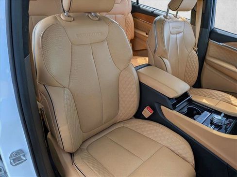 Certified 2022 Jeep Grand Cherokee L Summit AWD/4WD image 20