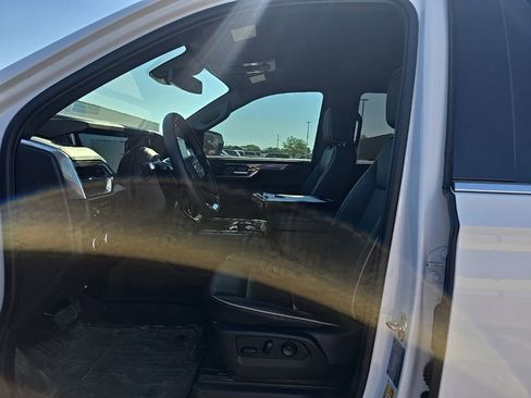 Used 2025 GMC Yukon Elevation w/ LPO, Floor Liner Package AWD/4WD image 15