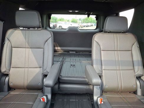New 2025 Chevrolet Tahoe High Country w/ LPO, Illumination Package AWD/4WD image 14
