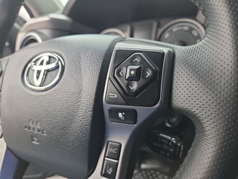 Used 2019 Toyota Tacoma SR5 image 12