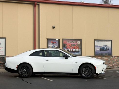 Used 2024 Dodge Charger R/T w/ Plus Group image 6