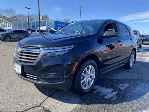 Used 2024 Chevrolet Equinox LS w/ LS Convenience Package AWD/4WD image 1