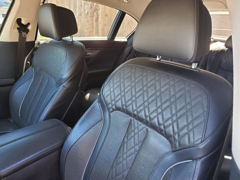 Used 2019 BMW 750i w/ Executive Package RWD image 14
