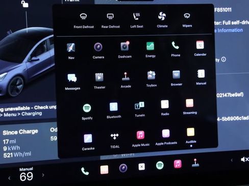 Used 2021 Tesla Model 3 Standard Range Plus image 17