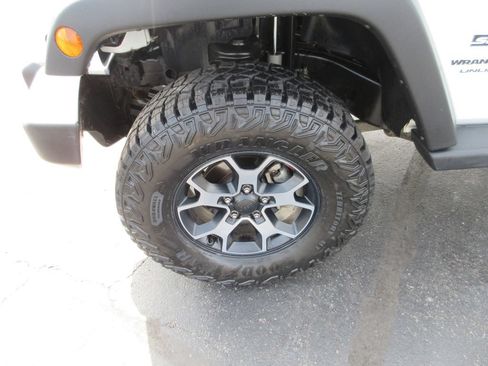 Used 2018 Jeep Wrangler Unlimited Sport S AWD/4WD image 13
