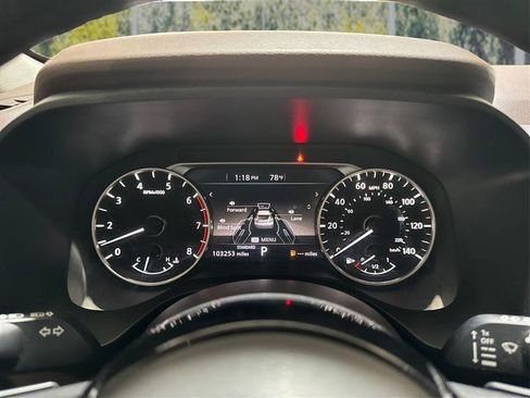 Used 2021 Nissan Rogue SV FWD image 17