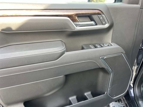 Used 2025 GMC Sierra 1500 Elevation image 14