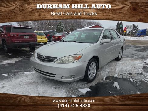 Used 2004 Toyota Camry XLE image 1