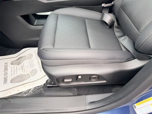 New 2026 Chevrolet Equinox LT w/ Convenience Package II image 14